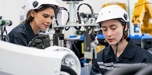 Chuyển đổi lực lượng lao động trong kỷ nguyên AI và tự động hóa